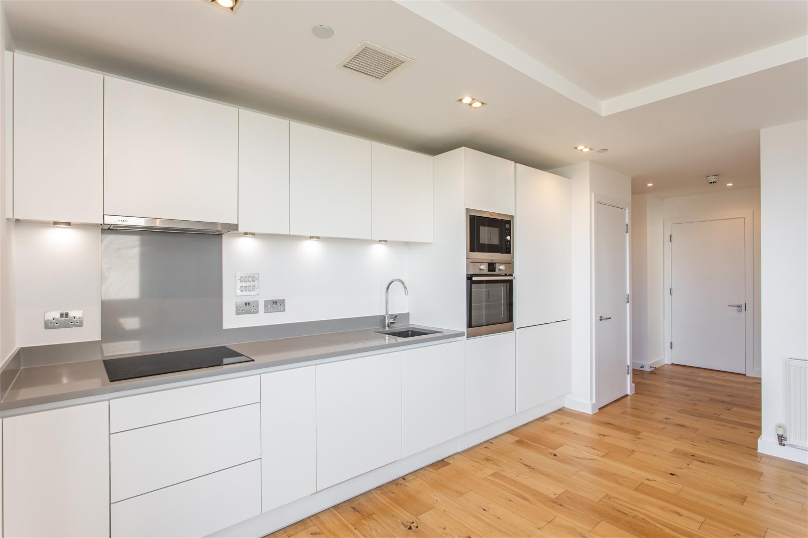 2 bed property in Palmers Road, Bethnal Green